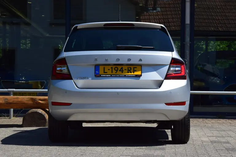 Skoda Fabia 1.0 TSI 96PK Ambition | Org. NL | BOVAG Garantie | Cruise & Climate Control | Parkeersensoren | 15'' Velgen | Apple Carplay/ Android Auto | LED Dagrijverlichting | afbeelding 12
