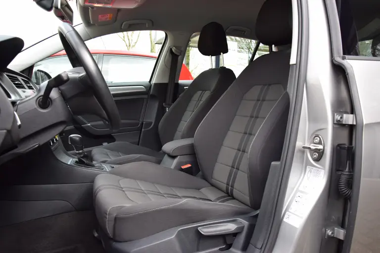 Volkswagen Golf 1.0 TSI Business Edition Connected DSG Automaat | Org. NL | BOVAG Garantie | Achteruitrijcamera | Navigatie | Cruise&Climate Control | All Season Banden | 16'' Velgen | afbeelding 10