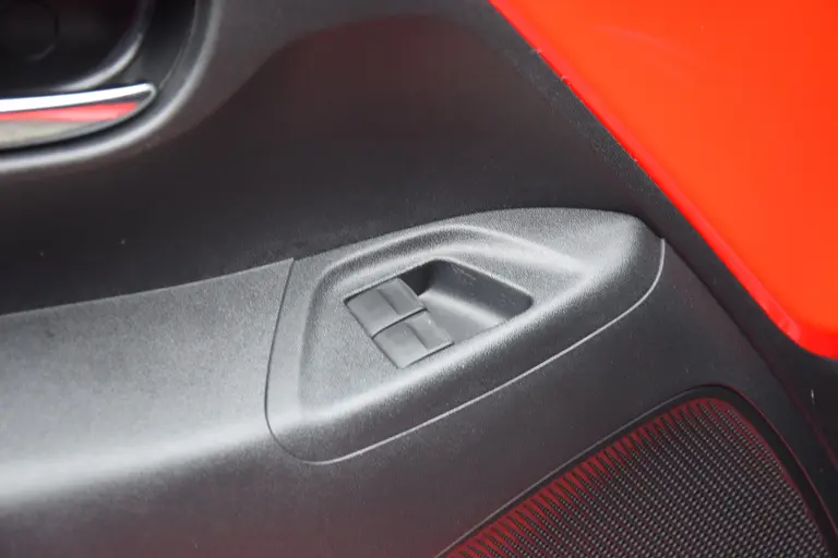 Citroën C1 1.0 VTi Shine | Org. NL | BOVAG Garantie | Achteruitrijcamera | Bluetooth | 15'' Velgen + All Season Banden | Climate Control | Multifunctioneel Stuur | Keurige Auto! | afbeelding 27