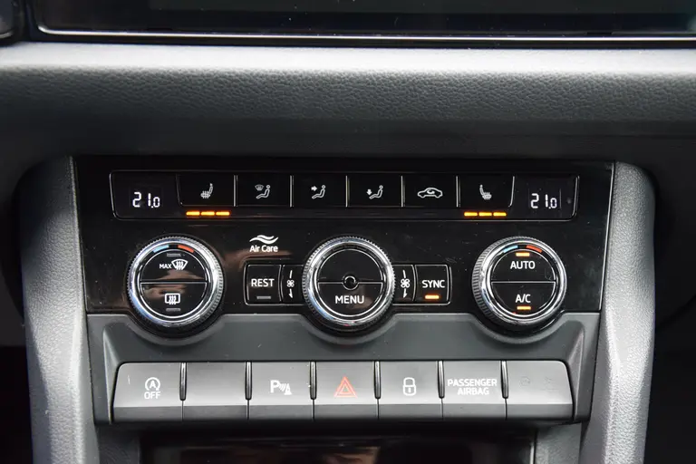 Skoda Kodiaq 1.5 TSI 150PK Sportline Business DSG Automaat | BOVAG Garantie | Org. NL | Trekhaak | Vitrueel Dashboard | Camera | Stoel&Stuur verwarming | Full LED | 19'' Velgen | afbeelding 27