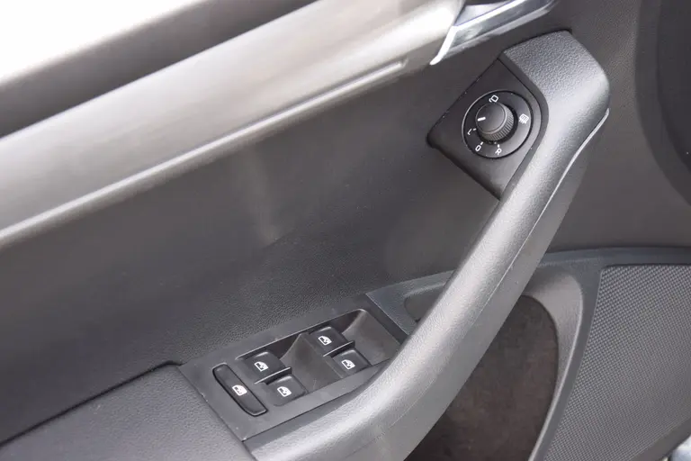 Skoda Octavia Combi 1.0 TSI Greentech Style Business | Org. NL | BOVAG Garantie | Full LED | Half Leder | PDC Voor&Achter | Stoelverwarming | Sportstuur | Cruise Control | afbeelding 31