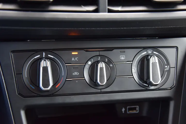 Volkswagen Polo 1.0 MPI Comfortline | BOVAG Garantie | All Season Banden | Parkeersensoren Achter | Speed Limiter | Bluetooth Telefoonverbinding | Goed Onderhouden | afbeelding 16