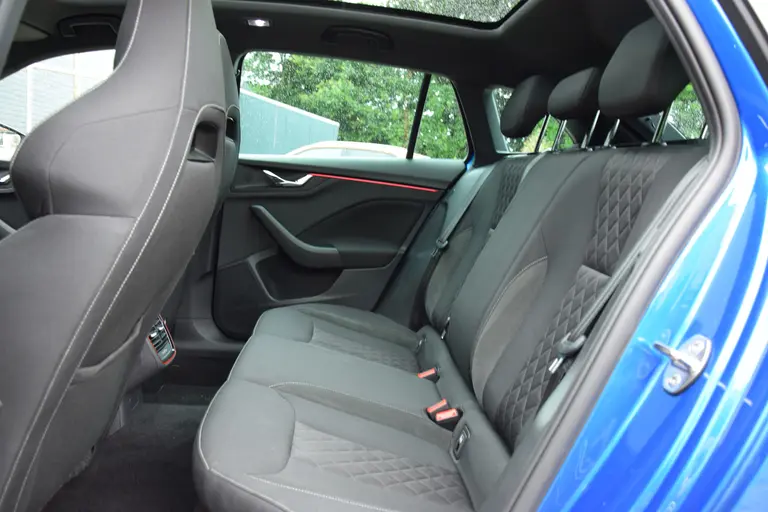Skoda Scala 1.0 TSI 116PK Sport Business DSG Automaat | Org. NL | BOVAG Garantie | Panoramadak | Virtual Cockpit | PDC Achter | Full LED | Sportstoelen | Flippers |  Navi | Carplay | afbeelding 8