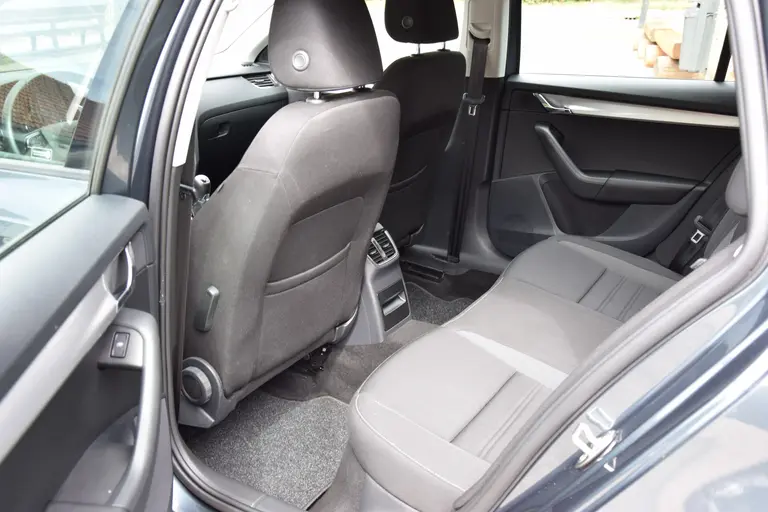 Skoda Octavia Combi 1.0 TSI 116PK Business Edition | Org. NL |  BOVAG Garantie | Navigatie | Achteruirijcamera | Cruise&Climate Control | PDC Achter | Apple Carplay/Android Auto | afbeelding 9