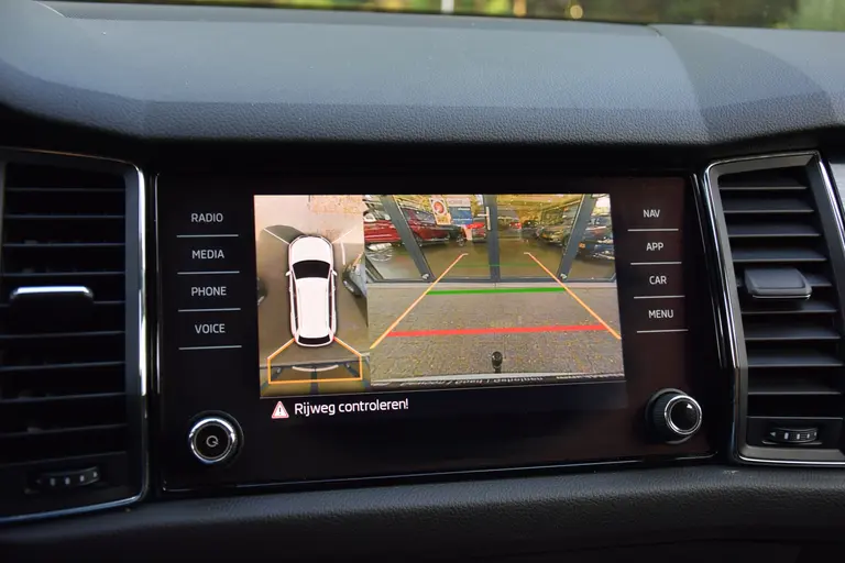 Skoda Kodiaq 1.4 TSI Style Business 7p. 7Persoons | Org. NL | BOVAG Garantie | Trekhaak | 360 Camera | Stoelverwarming | Full LED | Elektrische Koffelklep | Elektrisch Verstelbare Bestuurdersstoel | afbeelding 23