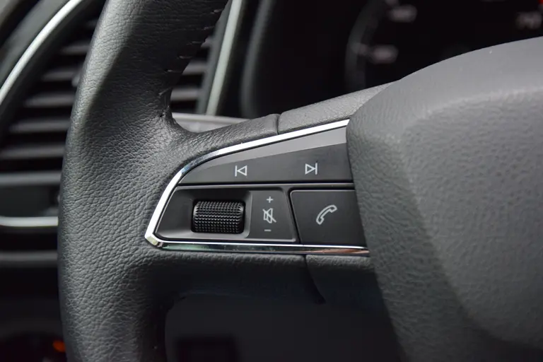 SEAT Leon 1.2 TSI 105PK Style Business | BOVAG Garantie | Cruise&Climate Control | Stoelverwarming | PDC Achter | 16'' Velgen Met All Season Banden | Bluetooth Telefoonverbinding | afbeelding 24