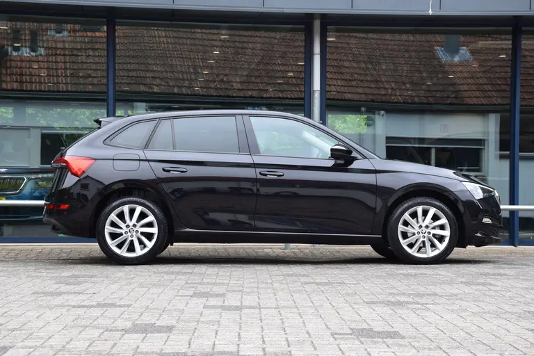 Skoda Scala 1.0 TSI Business Edition DSG Automaat | Org. NL | BOVAG Garantie | Virtual Cockpit | Stoelverwarming | 17'' Velgen Met All Season Banden | Cruise&Climate Control | Apple Carplay/Android Auto | afbeelding 5