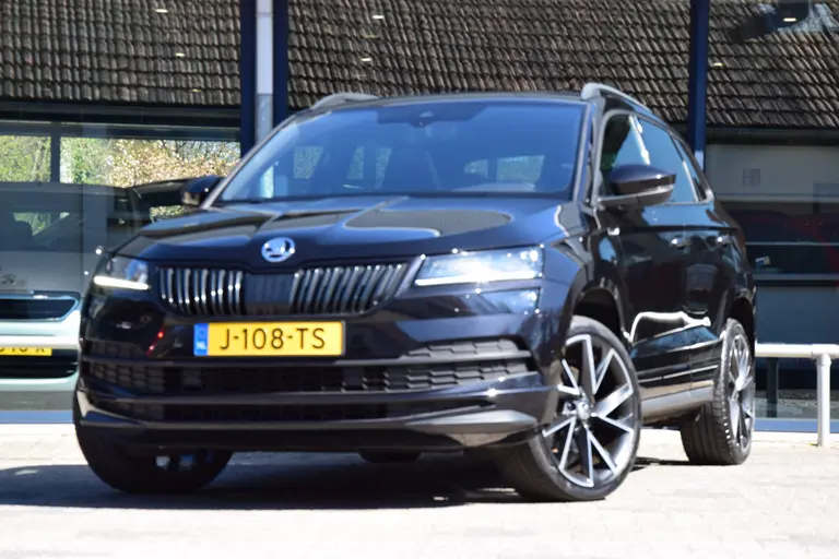 Skoda Karoq 1.5 TSI ACT Sportline Business | Org. NL | BOVAG Garantie | Panoramadak | Virtual Dashboard | Elektrische Achterklep | Achteruitrijcamera | 19'' Velgen | Stuur&Stoelverwarming | afbeelding 2