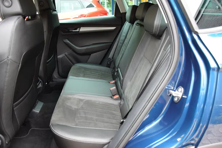 Skoda Karoq 1.0 TSI 110PK Business Edition | Org. NL | incl. BOVAG / Fabrieksgarantie | Navigatie | Full LED | Stoel&Stuurverwarming | Elektrische Kofferklep | Alcantara Bekleding | afbeelding 8