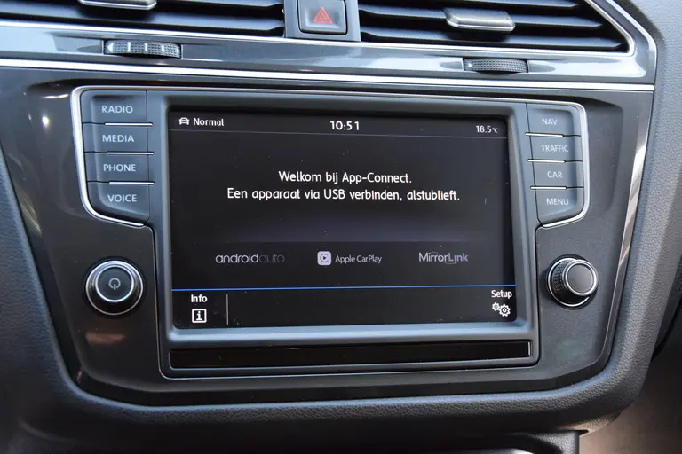 Volkswagen Tiguan 2.0 TSI 180PK 4Motion Highline DSG Automaat | NL-Auto | incl. BOVAG Garantie | 1e Eigenaar | Dealer onderhouden | Trekhaak (2500kg) | Adaptive Cruise Control | Lederen bekleding | Parkeer assistent | BTW Auto | afbeelding 24