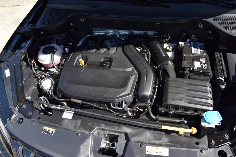 Skoda Karoq 1.5 TSI ACT Sportline Business | Org. NL | BOVAG Garantie | Panoramadak | Virtual Dashboard | Elektrische Achterklep | Achteruitrijcamera | 19'' Velgen | Stuur&Stoelverwarming | afbeelding 12