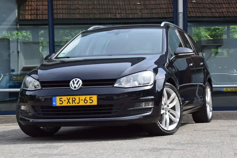 Volkswagen GOLF Variant 1.4 TSI Highline DSG Automaat | Org. NL | Trekhaak | Achteruitrijcamera | Navigatie | Alcantara Bekleding | 18'' Velgen | Cruise & Climate Control | Bluetooth | afbeelding 2