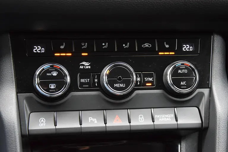 Skoda Kodiaq 1.5 TSI 150PK Business Edition 7-Persoons DSG Automaat | incl. BOVAG Garantie | NL-Auto | Adaptive Cruise Control | Achteruitrijcamera | Stoelverwarming | Navigatie | Full LED | Apple Carplay / Andoid Auto | afbeelding 20