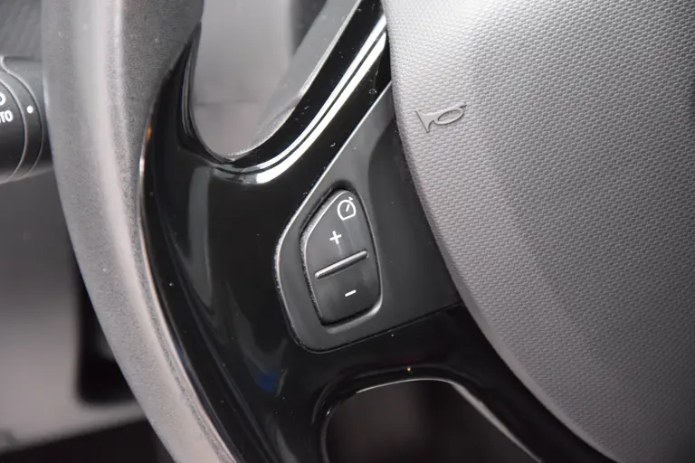 Renault Captur 0.9 TCe 90PK Dynamique | Org. NL | Nieuwe APK | Navigatie | Bluetooth Telefoonverbinding | Parkeersensoren Achter | 17'' Velgen | Keyless Entry | afbeelding 24