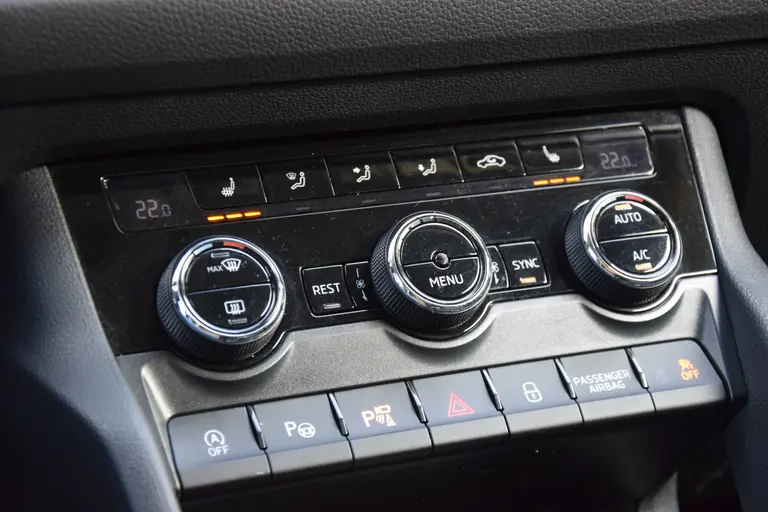 Skoda Kodiaq 1.4 TSI Style Business 7p. 7Persoons | Org. NL | BOVAG Garantie | Trekhaak | 360 Camera | Stoelverwarming | Full LED | Elektrische Koffelklep | Elektrisch Verstelbare Bestuurdersstoel | afbeelding 26