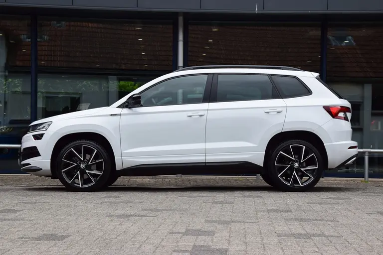 Skoda Karoq 1.5 TSI 150PK ACT Sportline Business DSG Automaat | Org. NL | BOVAG Garantie | 19'' Velgen | Virtual Cockpit | Achteruitrijcamera | Stoel/Stuur&Voorruitverwarming | afbeelding 4