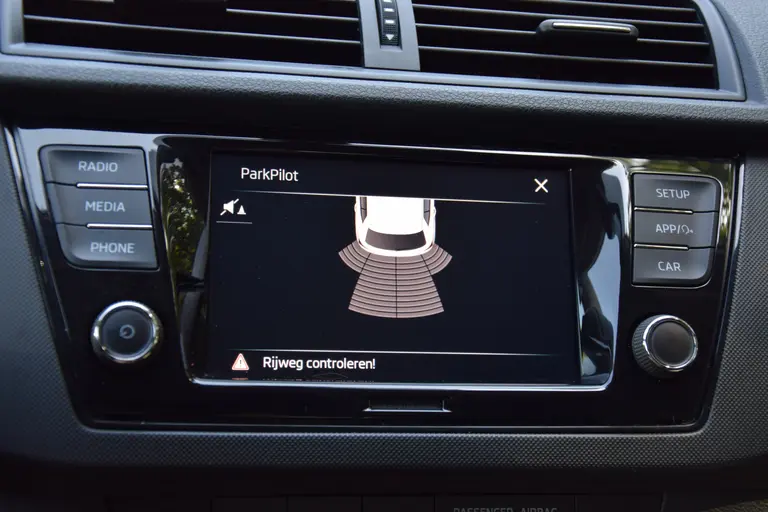 Skoda Fabia 1.0 TSI 96PK Ambition | Org. NL | BOVAG Garantie | Cruise & Climate Control | Parkeersensoren | 15'' Velgen | Apple Carplay/ Android Auto | LED Dagrijverlichting | afbeelding 20