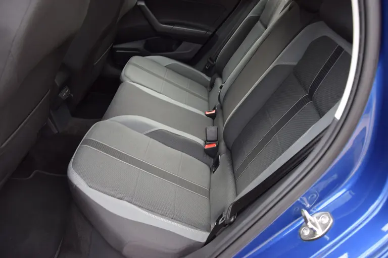 Volkswagen Polo 1.0 TSI Highline DSG Automaat | Org. NL | BOVAG Garantie | Trekhaak | Adaptive Cruise | Stoelverwarming | PDC Voor&Achter | 16'' Velgen | Apple Carplay/Android Auto | afbeelding 8