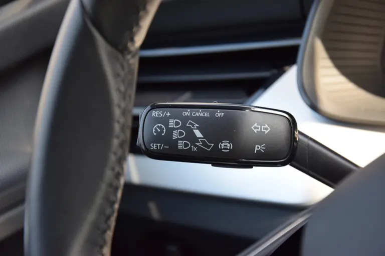 Skoda Kamiq 1.0 TSI 111PK Ambition | Org. NL | BOVAG Garantie | Acheruitrijcamera | Virtual Cockpit | Navigatie | Full LED | 16'' Velgen | Cruise Control | Airconditioning | afbeelding 27