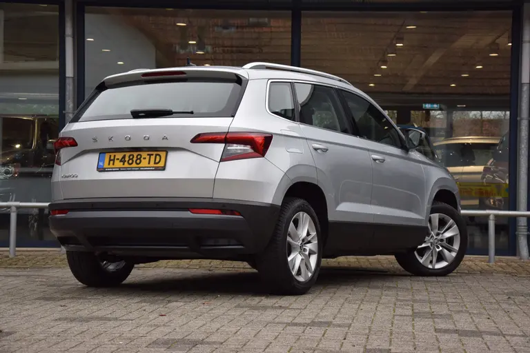 Skoda Karoq 1.5 TSI 150PK ACT Business Edition DSG Automaat | incl. BOVAG Garantie | NL-Auto | Lage KM-stand met NAP | PDC voor & achter | Smartlink+ Apple Carplay/Android Auto | VarioFlex 3 achterstoelen | afbeelding 2