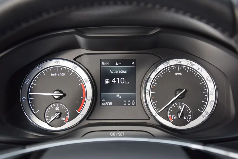 Skoda Karoq 1.5 TSI 150PK ACT Business Edition DSG Automaat | Org. NL | BOVAG Garantie | Trekhaak | Volledig Lederen Bekleding | Apple Carplay/Android Auto | PDC Voor&Achter | Cruise&Climate Control | afbeelding 17