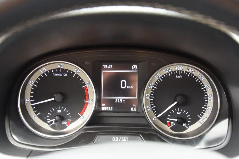 Skoda Fabia Combi 1.2 TSI Edition | Org. NL | BOVAG Garantie | 1e Eigenaar | Parkeersensoren Achter | 16'' Velgen | Stoelverwarming | Airco | Cruise Control | DAB Radio | afbeelding 14