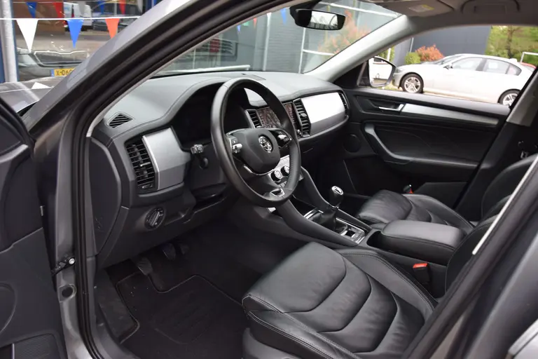 Skoda Kodiaq 1.5 TSI 150PK Business Edition 7p / 7 persoons | Org. NL | BOVAG Garantie | Apple CarPlay | Lederen Bekleding | Trekhaak | Achteruitrijcamera | Virtual Cockpit | Full LED | afbeelding 6