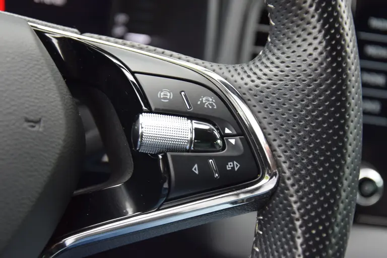 Skoda Karoq 1.5 TSI 150PK ACT Sportline Business DSG Automaat | Org. NL | BOVAG Garantie | 19'' Velgen | Virtual Cockpit | Achteruitrijcamera | Stoel/Stuur&Voorruitverwarming | afbeelding 29