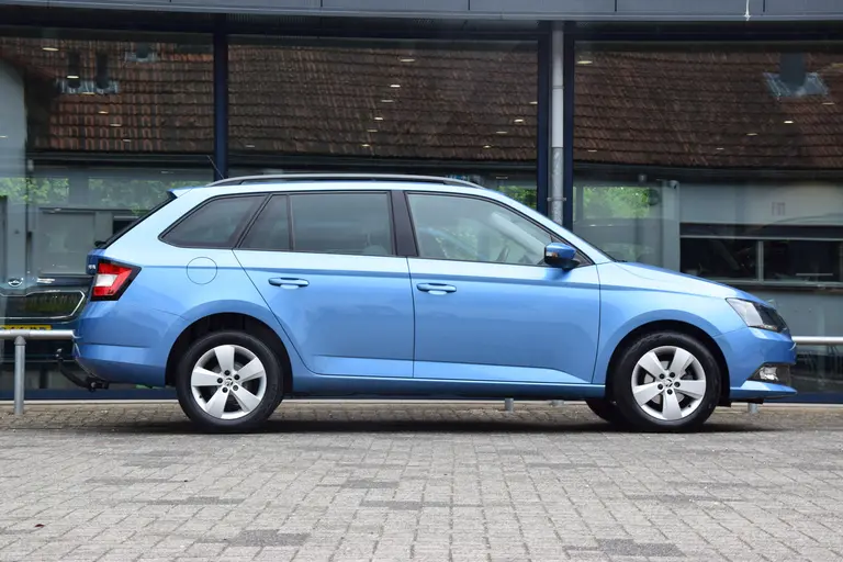 Skoda Fabia Combi 1.2 TSI Style | Org. NL | BOVAG Garantie | Trekhaak | Parkeersensoren Voor&Achter | Cruise&Climate Control | LED Dagrijverlichting | 15'' Velgen | afbeelding 5