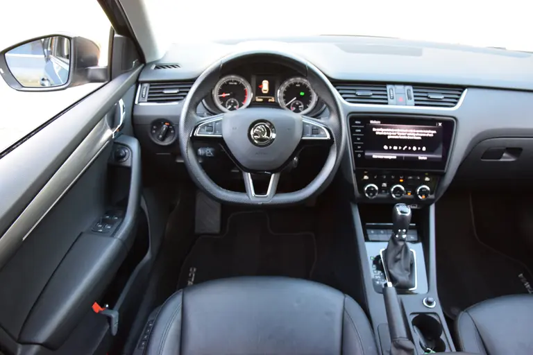 Skoda Octavia Combi 1.0 TSI Greentech Style Business DSG Automaat | Org. NL | BOVAG Garantie | Achteruitrijcamera | Stoelverwarming |  Lederen Bekleding | Full LED | Apple Carplay/Android Auto | afbeelding 6