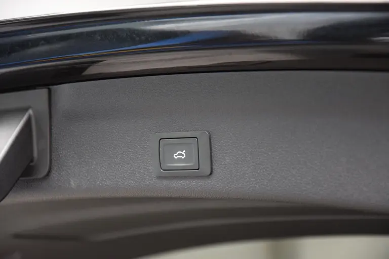 Audi A6 Avant 55 TFSI e 340PK quattro Competition PHEV Plug-in Hybride | Orgineel NL | BOVAG Garantie | Trekhaak | LED Matrix | 20'' Velgen | S-Line | Apple Carplay/Android Auto | Stoelverwarming | afbeelding 34