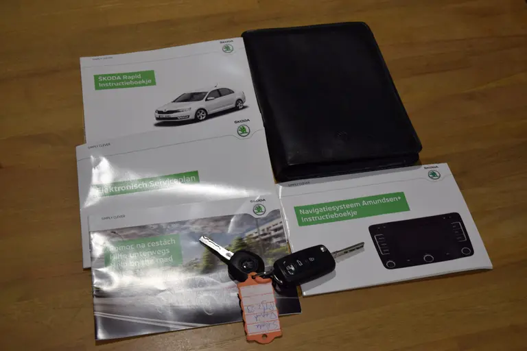 Skoda Rapid Spaceback 1.2 TSI 86PK Greentech Elegance Businessline Pro | BOVAG Garantie | NL-Auto | Navigatie | Parkeersensoren Achter | Cruise & Climate Control |17" Velgen | Bluetooth | Stoelverwarming | afbeelding 15