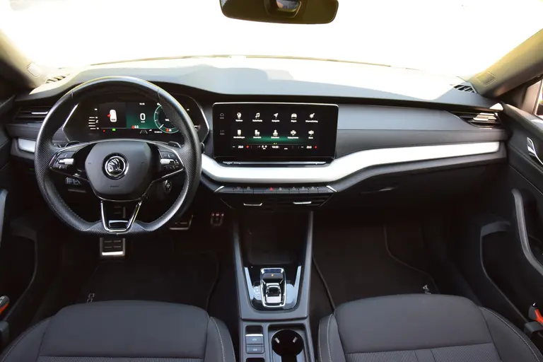 Skoda Octavia Combi 1.5 e-TSI 150PK Sport Business DSG Automaat | Org. NL | BOVAG Garantie | Adaptieve Cruise Control | Virtual Cockpit | Apple Carplay/Android Auto | 18'' Velgen | Full LED | afbeelding 6