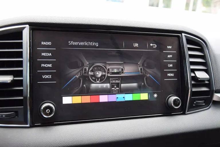 Skoda Karoq 1.5 TSI 150PK ACT Business Edition DSG Automaat | Org. NL | BOVAG Garantie | Trekhaak | Adaptive Cruise Control | Full LED | 18'' Velgen All Season Banden | Stoel/Stuur/Voorruitverwarming | afbeelding 25