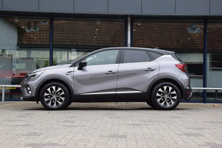 Renault Captur 1.6 E-Tech Hybrid 145 techno Automaat | Org. NL | Trekhaak | Achteruitrijcamera | Full LED | Navigatie | Parkeersensoren | Apple Carplay/Android Auto | Lane Assist | afbeelding 4