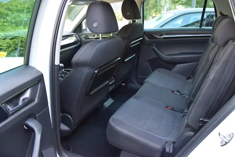 Skoda Kodiaq 1.4 TSI Style Business 7p. 7Persoons | Org. NL | BOVAG Garantie | Trekhaak | 360 Camera | Stoelverwarming | Full LED | Elektrische Koffelklep | Elektrisch Verstelbare Bestuurdersstoel | afbeelding 7