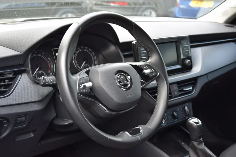 Skoda Kamiq 1.0 TSI 110PK Ambition | Org. NL | BOVAG Garantie | Cruise Control | 16'' Velgen | Full LED | DAB+ | Apple Carplay/Android Auto | Airconditioning | Multifunctioneel Stuur | afbeelding 17