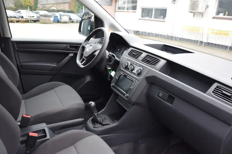 Volkswagen Caddy 1.2 TSI L1H1 BMT Trendline | Org. NL | Zeer lage KM stand met NAP Certificaat | Airco | 16'' Velgen | Apple Carplay/Android Auto | Navigatie | DAB Radio | afbeelding 7