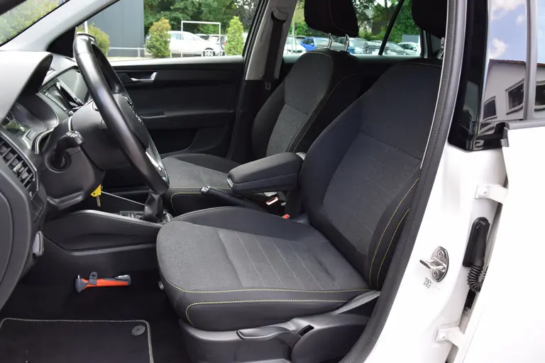 Skoda Fabia Combi 1.0 TSI 96PK Business Edition | Org NL | BOVAG Garantie | Trekhaak | Navigatie | Stoelverwarming | Parkeersensoren | Apple Carplay/Android Auto | 16'' Velgen | afbeelding 10
