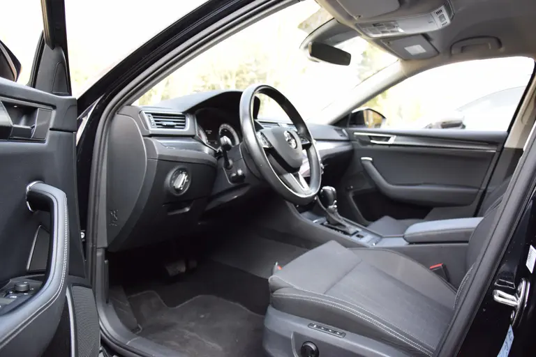 Skoda Superb Combi 1.5 TSI ACT 150PK Business Edition DSG Automaat | Org. NL | BOVAG Garantie | Apple Carplay/Android Auto | Elektrische Bestuurdersstoel | Verwarmde voorruit / Stoelen | afbeelding 10
