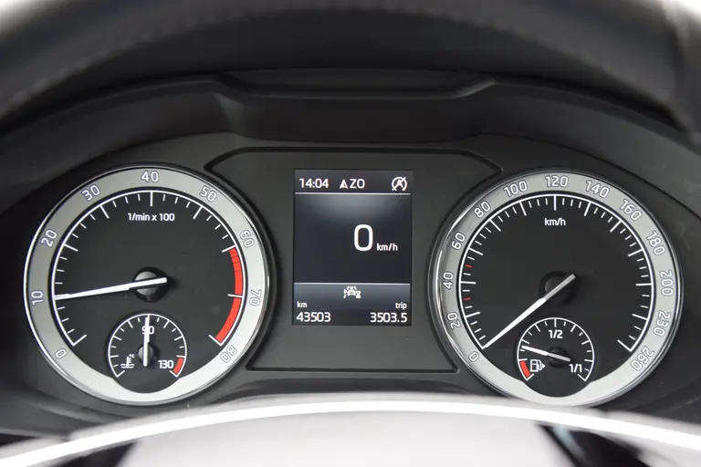 Skoda Karoq 1.0 TSI 110PK Business Edition | Org. NL | incl. BOVAG / Fabrieksgarantie | Navigatie | Full LED | Stoel&Stuurverwarming | Elektrische Kofferklep | Alcantara Bekleding | afbeelding 14