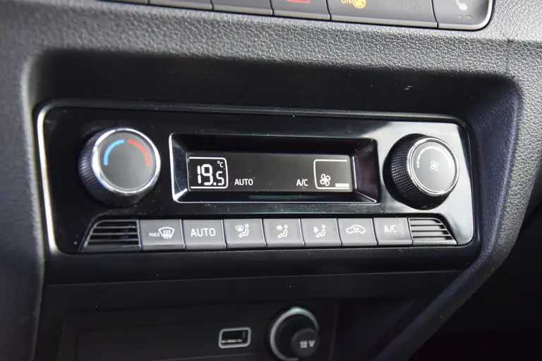 Skoda Fabia Combi 1.0 TSI 96PK Business Edition | Org NL | BOVAG Garantie | Trekhaak | Navigatie | Stoelverwarming | Parkeersensoren | Apple Carplay/Android Auto | 16'' Velgen | afbeelding 18