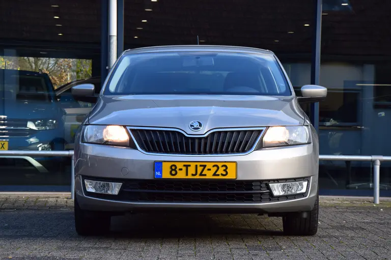Skoda Rapid Spaceback 1.2 TSI 86PK Greentech Elegance Businessline Pro | BOVAG Garantie | NL-Auto | Navigatie | Parkeersensoren Achter | Cruise & Climate Control |17" Velgen | Bluetooth | Stoelverwarming | afbeelding 11