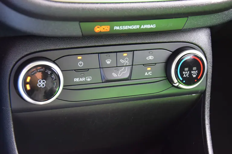 Ford Fiesta 1.1 86PK Trend | Org. NL | BOVAG Garantie | Navigatie | Apple Carplay/Android Auto | Cruise Control | Lane Assist | Airconditioning | Multifunctioneel Stuurwiel | afbeelding 17