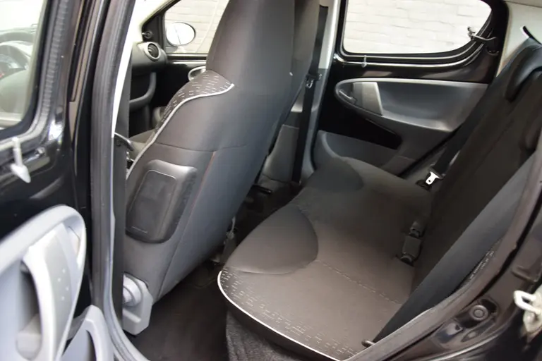 Peugeot 107 1.0-12V XS 5Deurs | Org. NL | 1e Eigenaar | APK 1-2026 | Airconditioning | Elektrische Ramen | Centrale Deurvergrendeling | Toerenteller | afbeelding 7