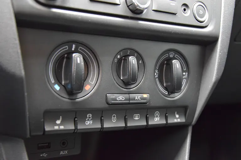 Skoda Rapid Spaceback 1.2 TSI 90PK Greentech Style Edition | Org. NL | BOVAG Garantie | Trekhaak | Navigatie | Stoelverwarming | 16'' Velgen | PDC Achter | Bluetooth | Multifunctioneel Stuurwiel | afbeelding 23