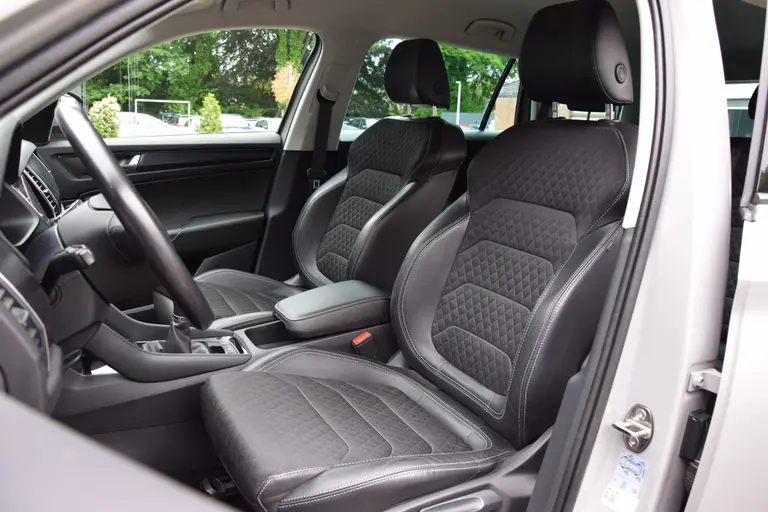 Skoda Kodiaq 1.5 TSI 150PK Business Edition | BOVAG Garantie | Org. NL | Trekhaak | Achteruitrijcamera | 18'' Velgen Met All Season Banden | Full LED | Cruise&Climate Control | afbeelding 10