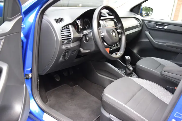 Skoda Fabia Combi 1.0 TSI 96PK Business Edition | incl. BOVAG Garantie | NL-Auto | Lage KM stand NAP | Navigatie | Parkeersensoren | 16'' Velgen | Apple Carplay/Android Auto | Cruise Control | DAB | afbeelding 9