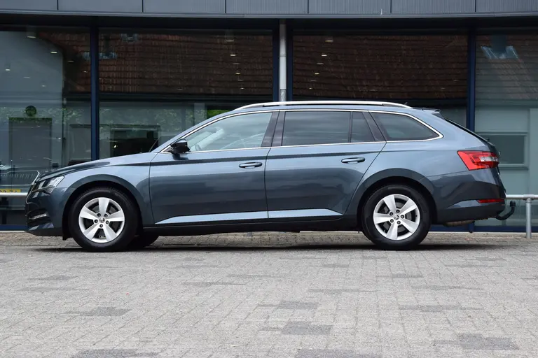 Skoda Superb Combi 1.5 TSI 150PK ACT Business Edition DSG Automaat | Org. NL | BOVAG Garantie | Trekhaak | Apple Carplay/Android Auto | Full LED | PDC Achter | Cruise&Climate Control | afbeelding 4