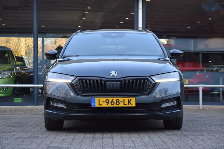 Skoda Octavia Combi 1.5 e-TSI Sport Business | Org. NL | BOVAG Garantie | Trekhaak | Adaptieve Cruise Control | Virtual Cockpit | Stoelverwarming | Achteruitrijcamera | Carplay | afbeelding 11